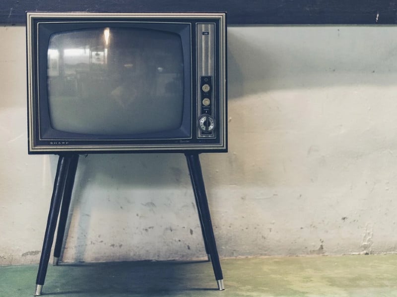 5 Fungsi TV Bagi Milenial yang Udah Stop Nonton Sinetron Terminal Mojok