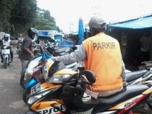 5 Tips Ampuh Menghindari Tukang Parkir di Indomaret