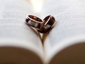 Bergegas Menikah untuk Selesaikan Masalah? Halo, Tujuan Menikah Bukan Seperti Itu