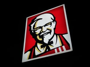 KFC Jualan CD Musik, Strategi Pasar Nggak Nyambung yang Ternyata Berhasil