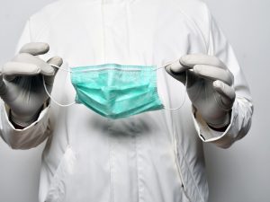 Mengenal Kegunaan Masker Transparan yang Dipakai Teman Tuli hingga Artis Korea