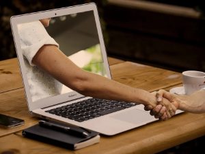 Mengenal Tipe-tipe Insan +62 di Zoom Meeting