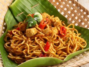 Mie Balap vs Mie Gomak, Manakah Sarapan Mie yang Worth It di Kota Medan?