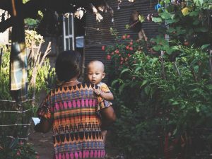 Papa, Mama, Kalian Sadar Nggak sih Overprotektif Itu Mematikan Bakat Kami?