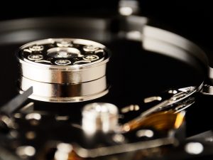 SSD vs HDD, Mana yang Paling Baik untuk Perangkat Kita?