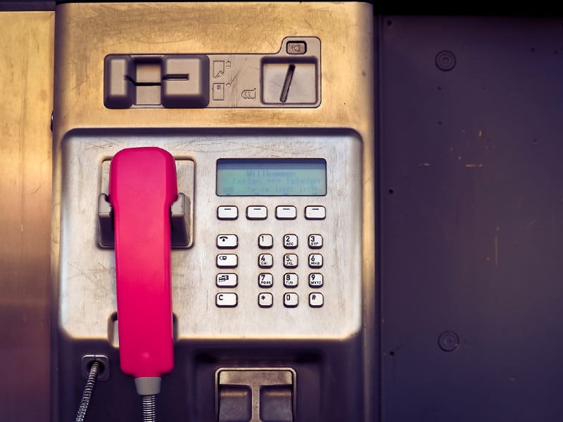 Nostalgia Telepon Umum, Benda Ajaib yang Punya Banyak Kisah Terminal Mojok
