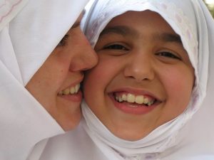 Mukena Adalah Budaya Indonesia, Bukan Syariat Islam