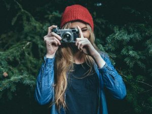 Alasan Penting Tetap Menyimpan Foto Mantan Walau Udah Nggak Pacaran
