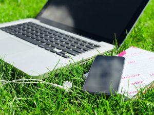 Sekarang Remote Worker Nggak Takut Lagi Dicurigai Punya Pesugihan