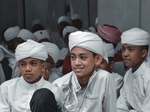 Culture Shock yang Bakal Dihadapi Santri Saat Jadi Alumni