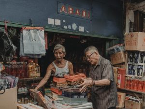 4 Hal Horor yang Kita Alami Saat Disuruh Emak Belanja ke Warung Kelontong