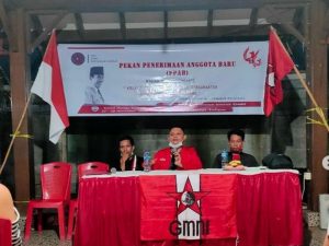Walau Sama-sama Merah dan Ada Logo Bantengnya, PDIP Beda dengan GMNI. Jangan Salah Paham!