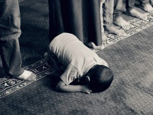 Orang Islam yang Nggak Salat Bukan Musuh
