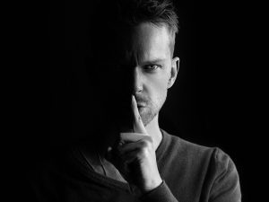 Selama Kritik Masih Dibalas dengan Doxing, Kedunguan akan Tetap Ada dan Berlipat Ganda