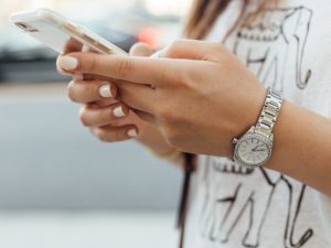 Nikah Muda dan Story WhatsApp Jadi Online Shop? Ya, Terus Kenapa?