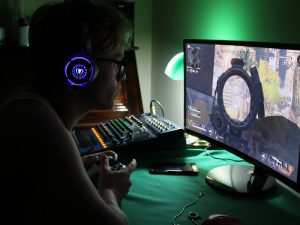 Mengenang Kejayaan Warnet, Rumah Pertama Gamer di Indonesia