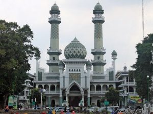 Kota Malang, Apel, dan Beberapa Rasa Kecewa Saya Sebagai Pendatang