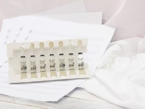 Membandingkan Essence dan Serum: Mana yang Lebih Nampol buat Kulit Wajahmu?
