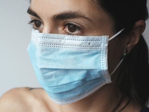 Pandemi Berkepanjangan Bikin Penderita Maskne seperti Saya Kewalahan
