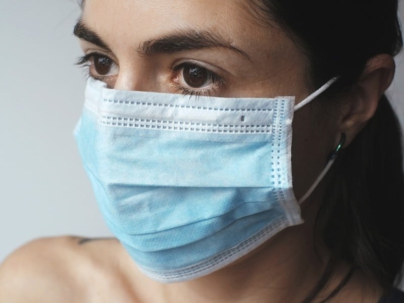 Pandemi Berkepanjangan Bikin Penderita Maskne seperti Saya Kewalahan terminal mojok