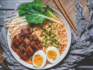 10 Pilihan Rasa Mi Instan Paling Enak dari Pabrikan Indonesia