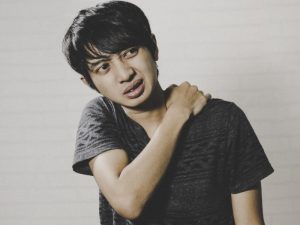 Terpujilah Wahai Salonpas Biru, Koyo Kesayangan Sobat Boyokan