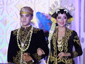 Gelar Hajatan Itu Nggak Wajib, Buat Apa Dipaksakan?