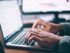 Tulisan Makin Ngaco, Aplikasi Wattpad Butuh Editor Kebahasaan
