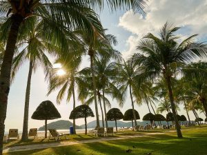 Staycation Ekonomis tapi Aman ala Emak-emak dengan Anak yang Beranjak Dewasa