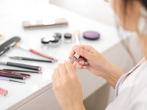 Barang Palsu Bikin Was-was, Berikut Tips Agar Terhindar dari Produk Skincare dan Kosmetik Abal-abal