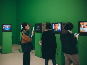Melihat Acara TV Indonesia yang Isinya Cuma Repost Konten Medsos