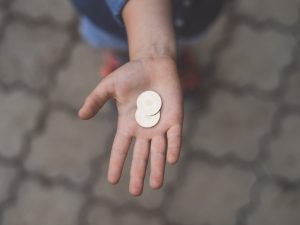 Memaklumi Uang THR yang Dipegang Ibu dan Tak Kunjung Dikembalikan