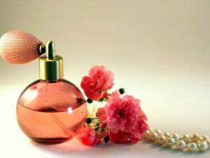 Ketimbang Salah Pilih Parfum, Pakai Minyak Telon Adalah Jalan Ninja