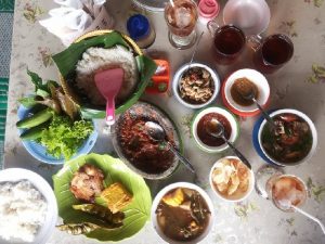Membuka Warung Makan Tak Cukup Modal Nekat Saja, Pahami Langkah-langkah Berikut