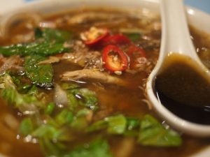 Mie Sedaap Singapore Spicy Laksa: Sensasi Makan Laksa dari Mie Instan