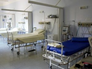 Apa yang Sebenarnya Ada di Balik Permintaan RS Khusus Pejabat dari Bu Rosaline Rumaseuw