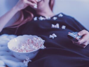 Jurus Jitu Menghabiskan 16 Episode Drakor dalam Sehari