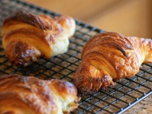 Perkara Croissant di Jakarta yang Tampak Lebih Mahal daripada di Australia