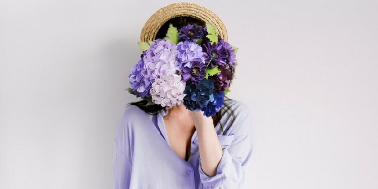 Mau Ngasih Bunga buat Orang Terkasih_ Simak Tipsnya biar Nggak Bikin Salah Paham terminal mojok