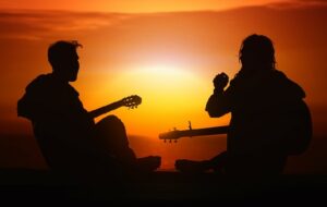 Punya Teman Jago Main Gitar Adalah Privilese yang Jarang Disadari Orang