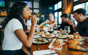 Ciri-ciri Warung Makan yang Berikan Garansi Kelezatan