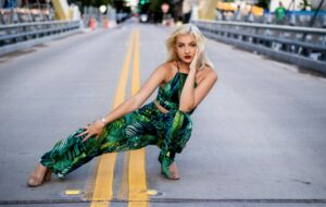Outfit Kondangan untuk Perempuan yang Tetap Kece dan Nyaman meski Naik Motor