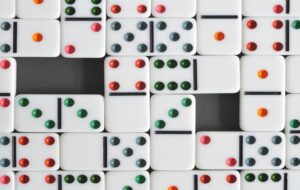 Higgs Domino, SPayLater, dan Kesedihan Teman Saya Setiap Awal Bulan