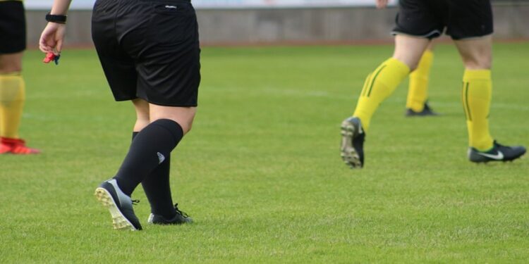 wasit sepak bola indonesia liga 1 mojok