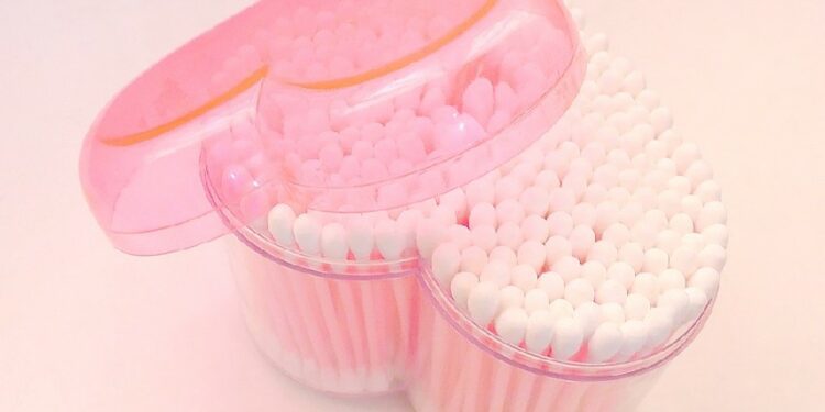 Cotton Bud Nggak Dianjurkan, tapi Kami Telanjur Cinta terminal mojok