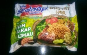 Mie Sedaap Goreng Ayam Bakar Limau: Ayam Bakarnya B Aja, Jeruk Limaunya Mayanlah