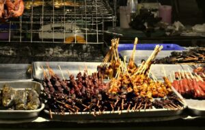 Perilaku Orang-orang di Angkringan Adalah Cerminan Pejabat Pemerintahan