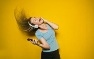 Saya Nggak Langganan Spotify Premium Bukan karena Saya Miskin