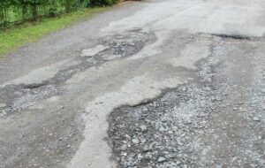 Pajak Kendaraan Boleh Ganti, namun Jalan Rusak Tetap Abadi