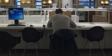 3 Alasan PNS Seharusnya Nggak Usah Lembur terminal mojok